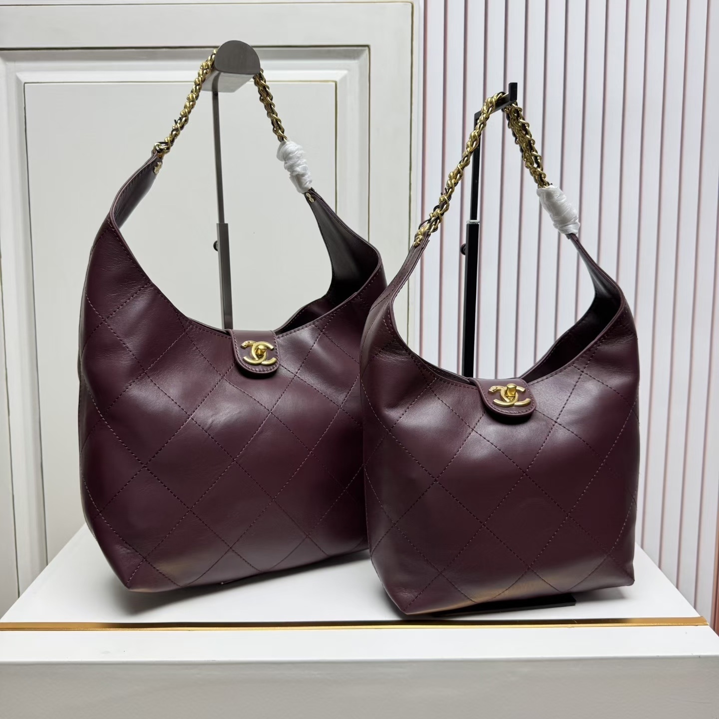 シャネル 25P ヒッピー風ホーボー アンダーアームバッグ｜長く愛せるデザイン｜輸入羊革の柔らかさ×大容量で叶えるマミーバッグ機能