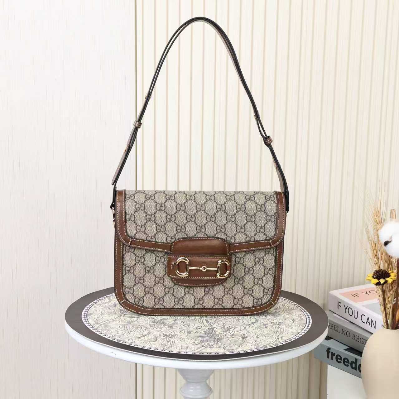 グッチ ミニ サドルバッグ｜待望のミニサイズ登場｜粗×細ダブルストラップ×20.5cm超可愛いサイズ｜次なる爆売れ必至の女子心くすぐるデザイン