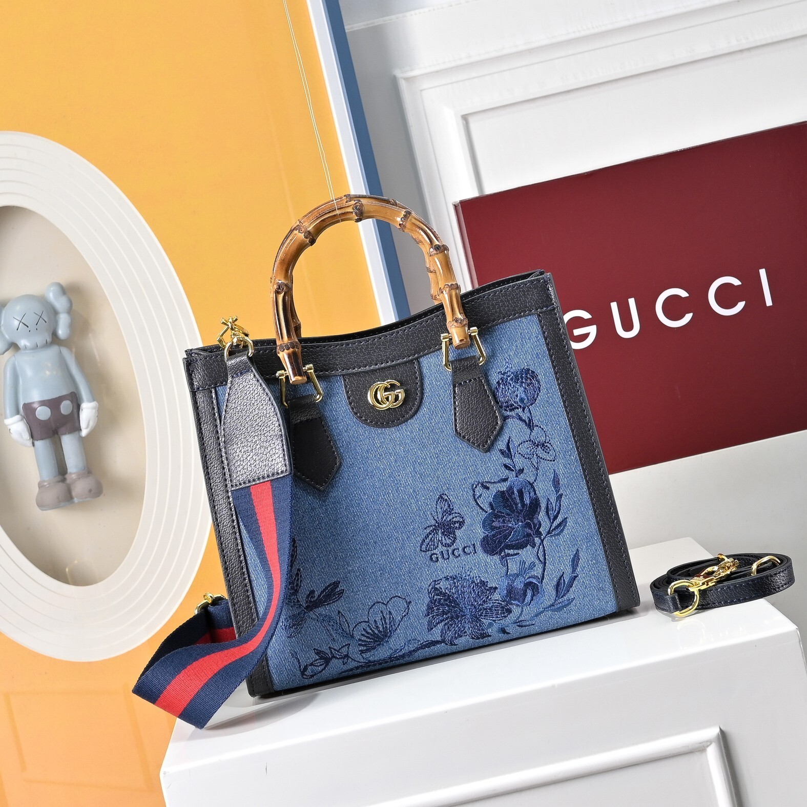 グッチ Diana トートバッグ｜27×23cm｜カラフル蟒蛇柄×ネオンカラーストラップ｜レトロ竹節ハンドル×長肩带で叶える機敏エレガンス