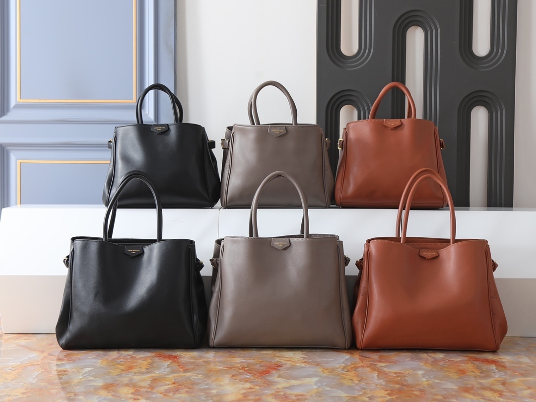 ルイ・ヴィトン Vendôme トートバッグ｜シルクつや牛革×モノグラムパディングロック｜サイドストラップ収束機能｜複数ポケット収納｜