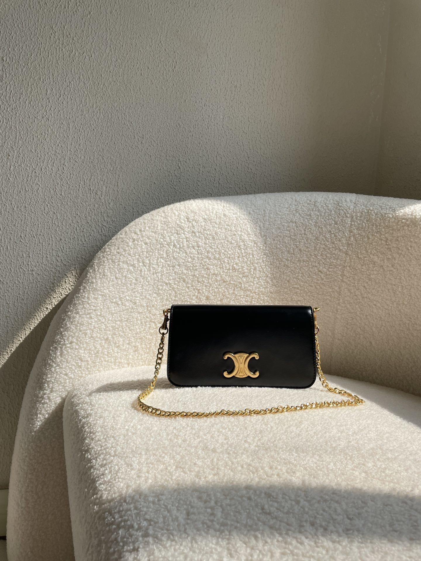 セリーヌ TRIOMPHE CANVAS Eプリント ハンドバッグ｜8100｜PLUSサイズ大屏スマホ対応｜織物×牛皮革裏地｜手提/肩背/斜挎3WAY｜TRIOMPHE装飾ロック×スナップ開閉｜20.5×11×4cm｜取り外し可能チェーン/調節肩带付き