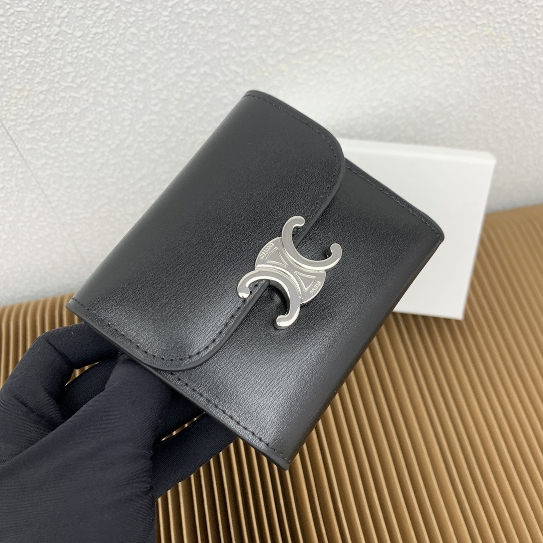 メインタイトル:​ CELINE トリオンフ ラウンド ジップ ウォレット スモール