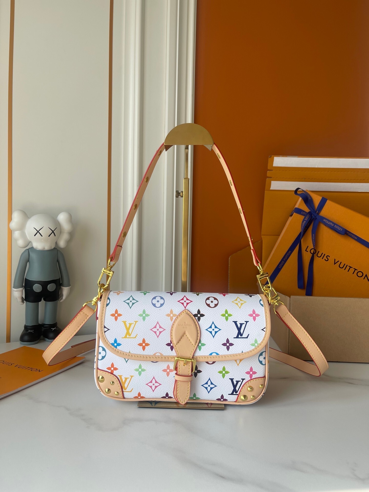 ルイ・ヴィトン × 村上隆「DIANE ホワイトトリカラー」：白三彩モノグラムが彩るアートバッグ