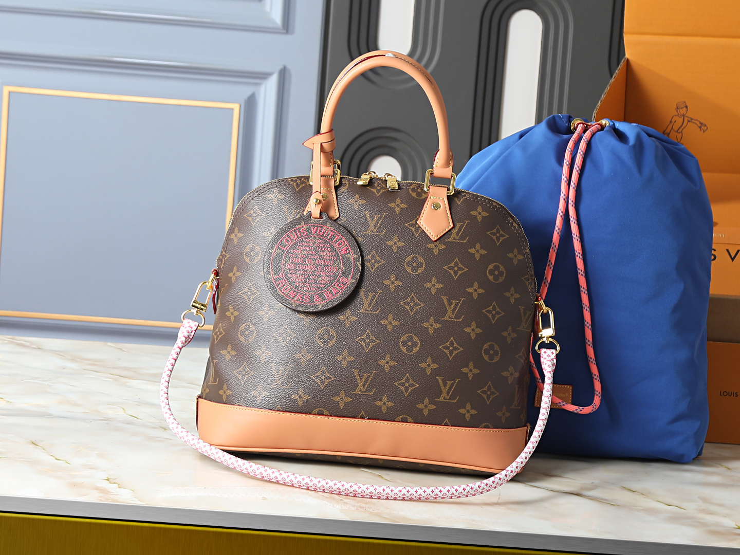 ルイ・ヴィトン「アルマ ソフト MM パリ・ア・ヴェロ」：自転車文化とメゾン技法の融合、モノグラム帆布×ナイロンの機能美