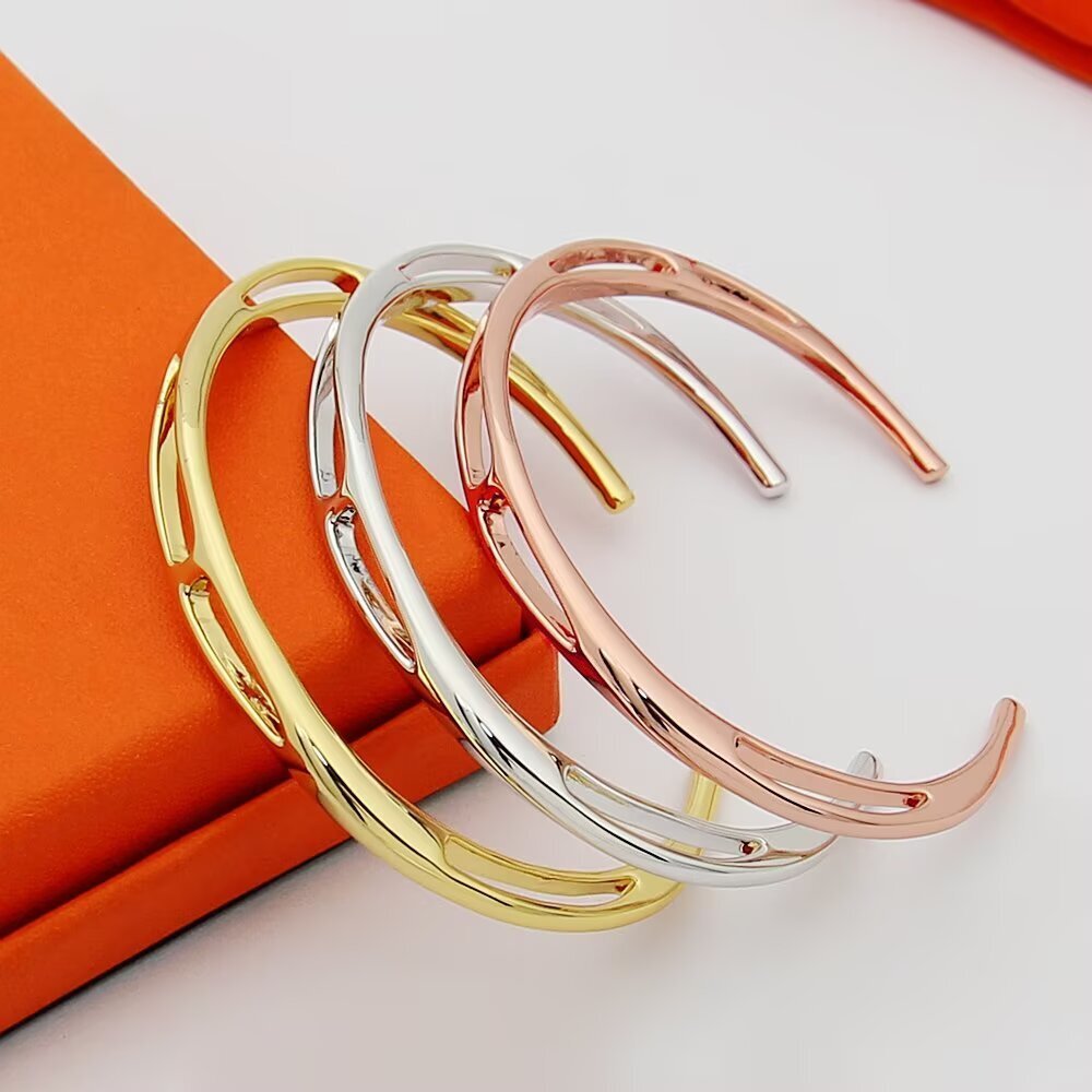 エルメス風 アンティークH ブレスレット｜洗練されたゴールドカラーで魅せる、大人可愛い定番アクセサリー