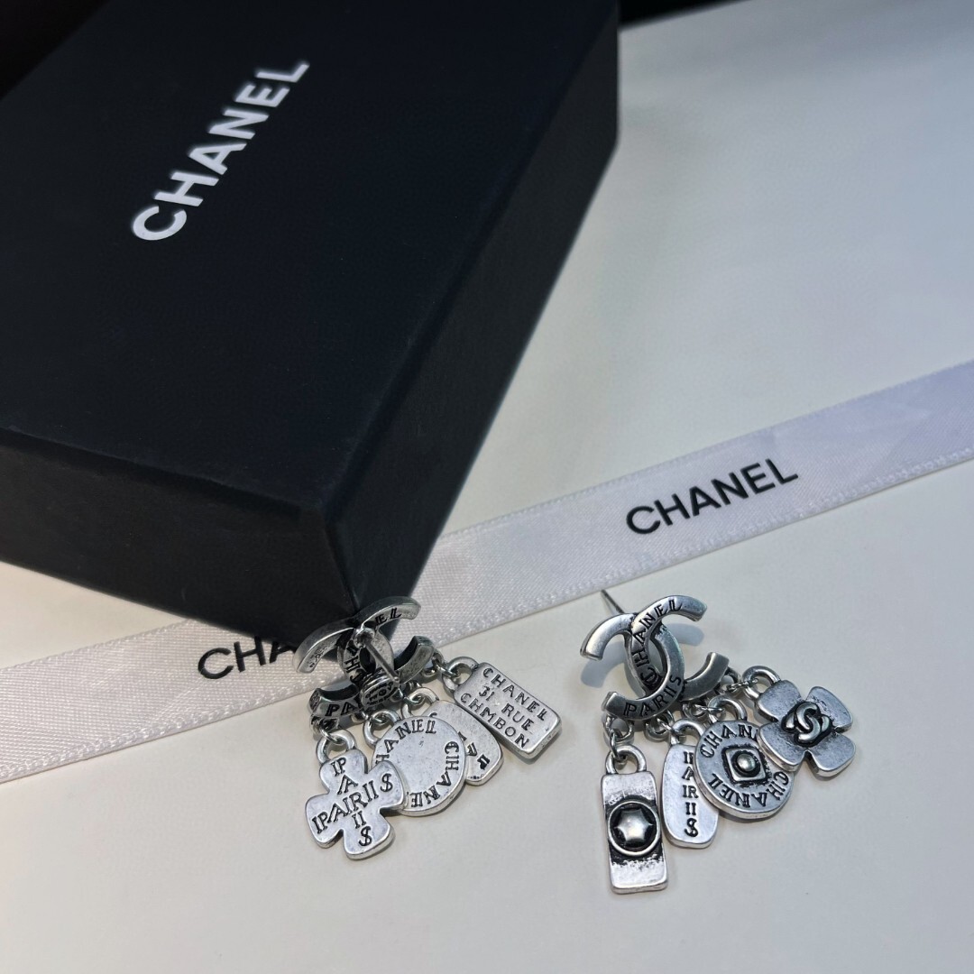 CHANEL イヤリング / ピアス | アンティークブラス ダブルC スター クローバー フラワー | ヴィンテージ加工 刻印 レディース クール おしゃれ