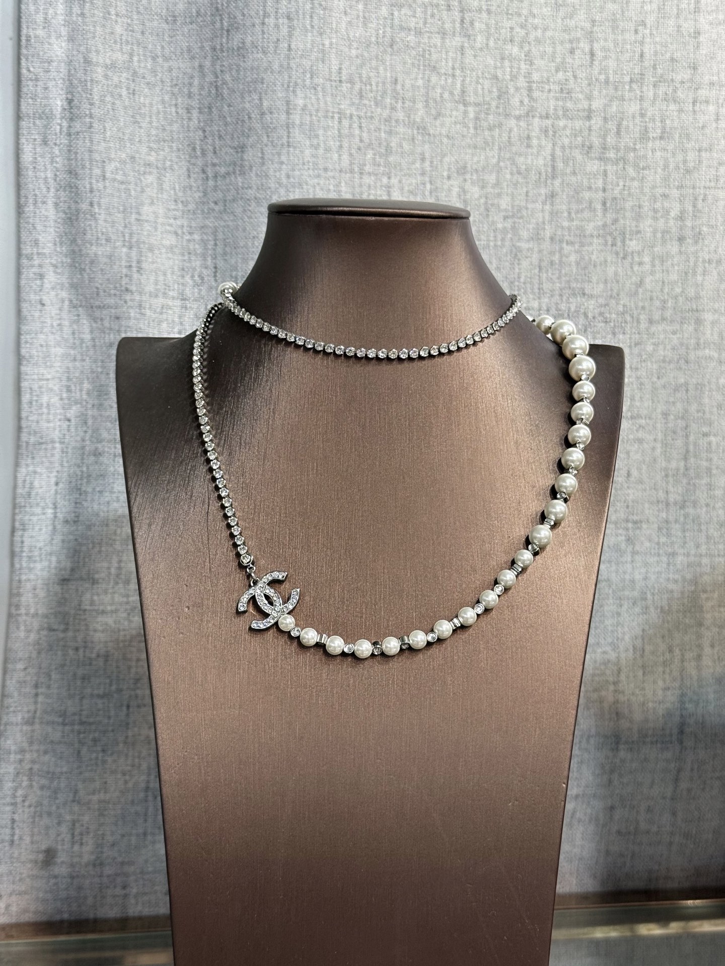 【洗練された大人の女性に】シャネル系 双Cロゴ パール＆ラインストーン ロングチェーンネックレス