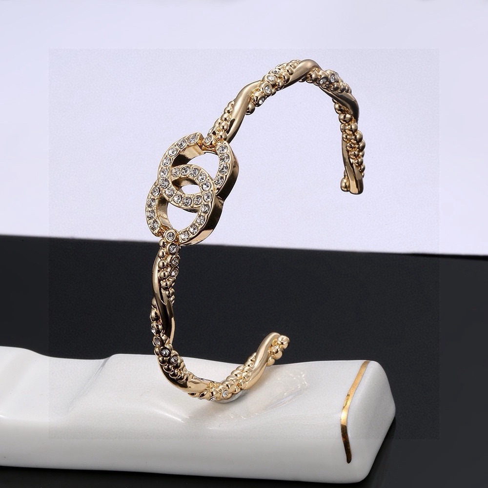 【CHANEL】シャネル ブレスレット 新作 ダブルC ゴールド シルバー ヘビー級 高級感 レディース 腕飾り