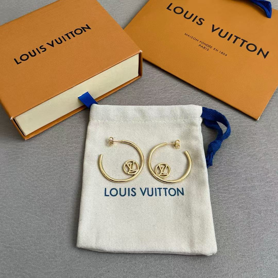 【LOUIS VUITTON】ルイ・ヴィトン ピアス アルファベット ツイグ 精密作り込み 芸能人愛用 定番 レディース