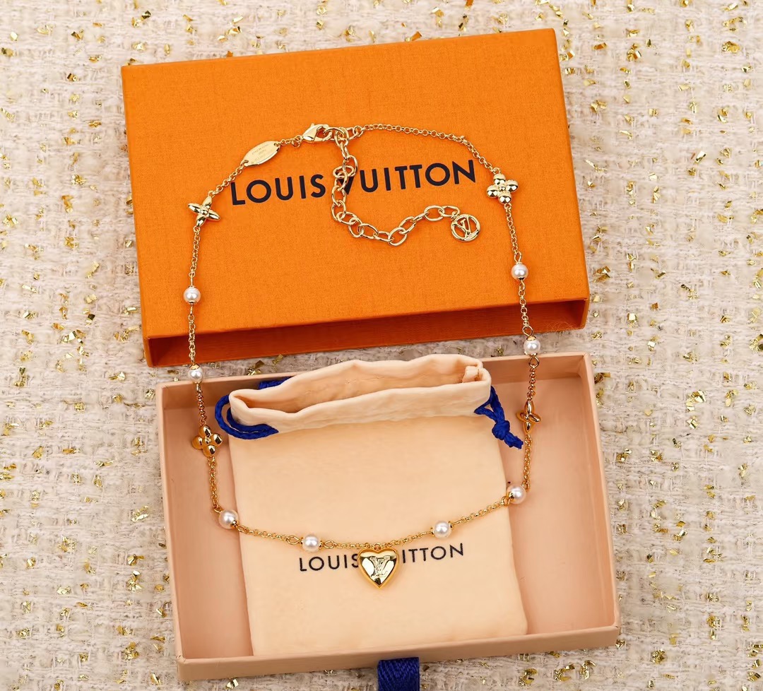 【LOUIS VUITTON】ルイ・ヴィトン ネックレス ハート ツイグ アルファベット 芸能人愛用 定番 レディース