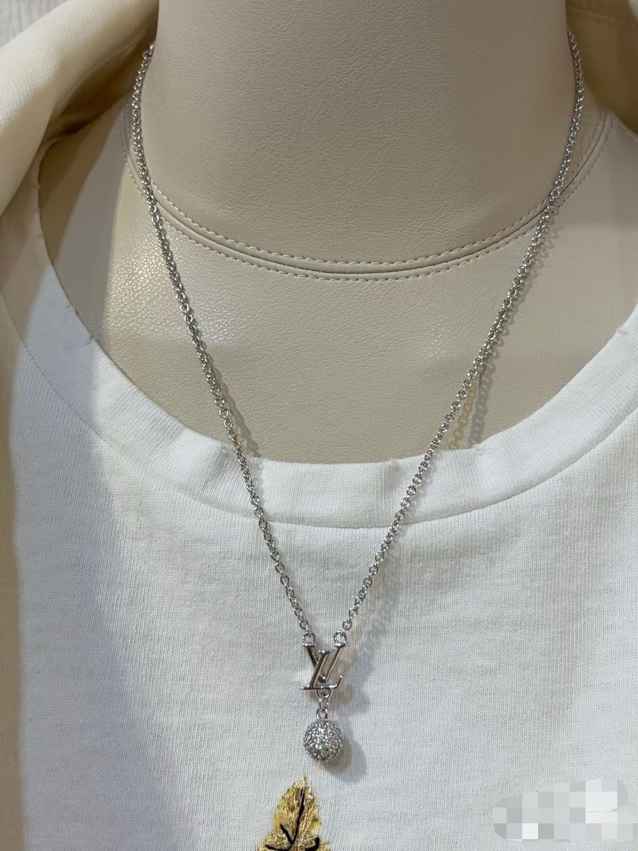 【LOUIS VUITTON】ルイ・ヴィトン ネックレス クラヴィクルチェーン シンプル 日常使い レディース