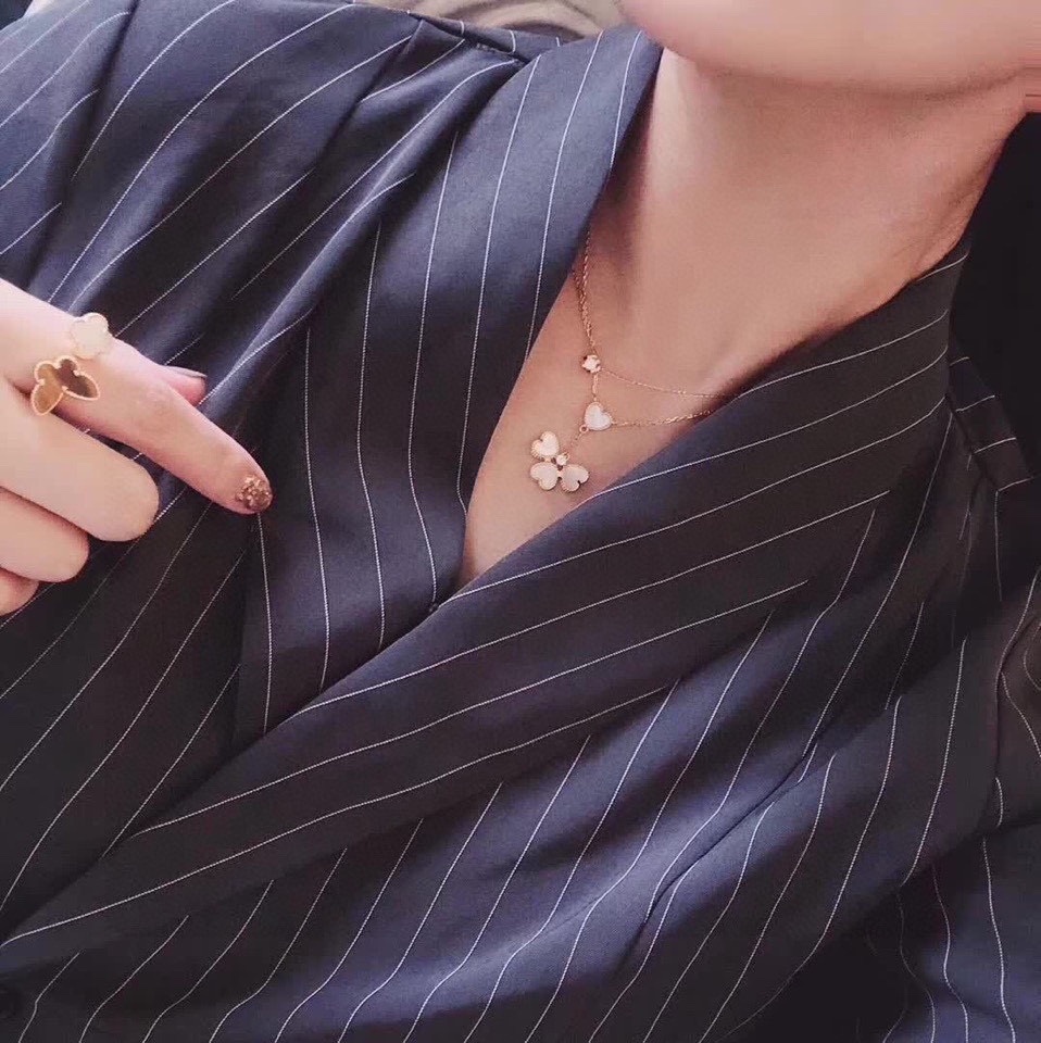【Van Cleef & Arpels】スウィート アルハンブラ ハート ペンダント｜ローズゴールド＆天然白マザーオブパール