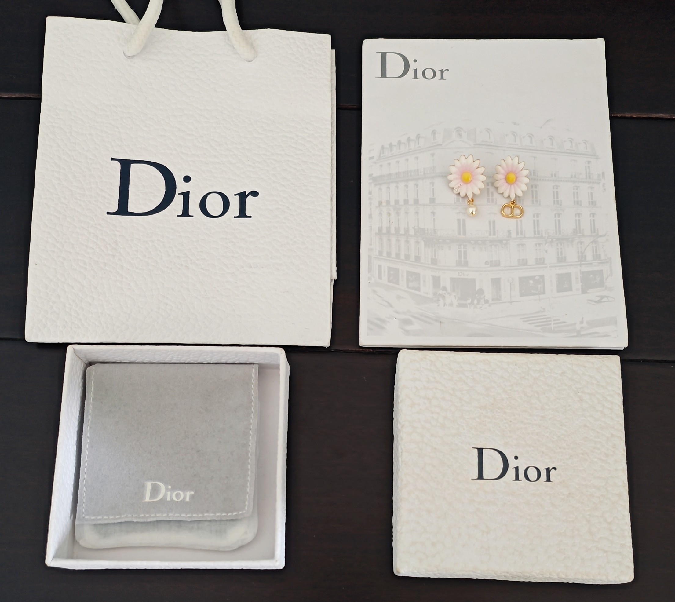 Dior ディオール ピアス 新作 ピンク お花 フラワー アシンメトリー 左右非対称 レディース 可愛い ガーリー 春コーデ
