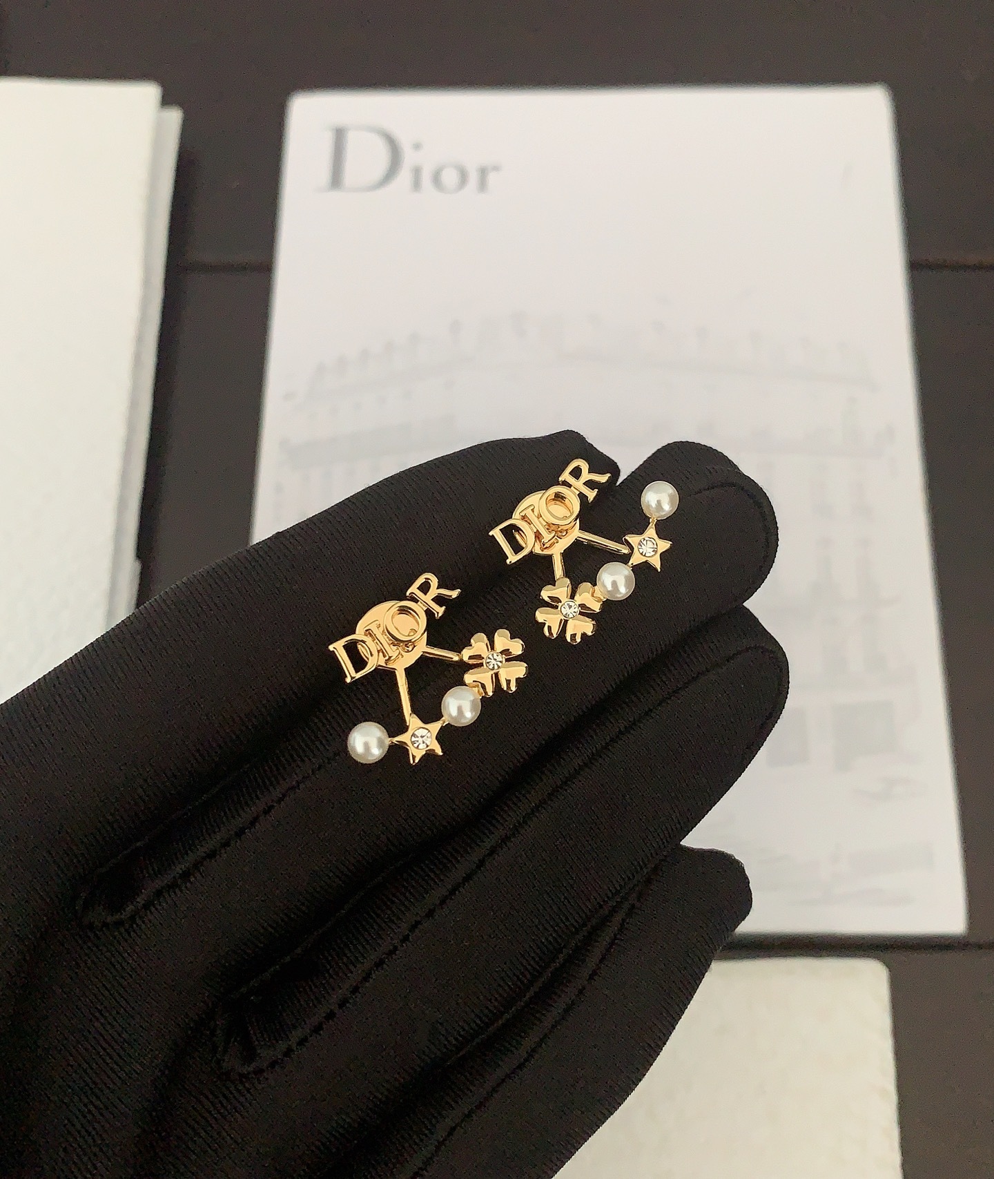 Dior ディオール ピアス 新作 扇型 扇形 パール 真珠 CDロゴ ゴールド レディース 上品 おしゃれ