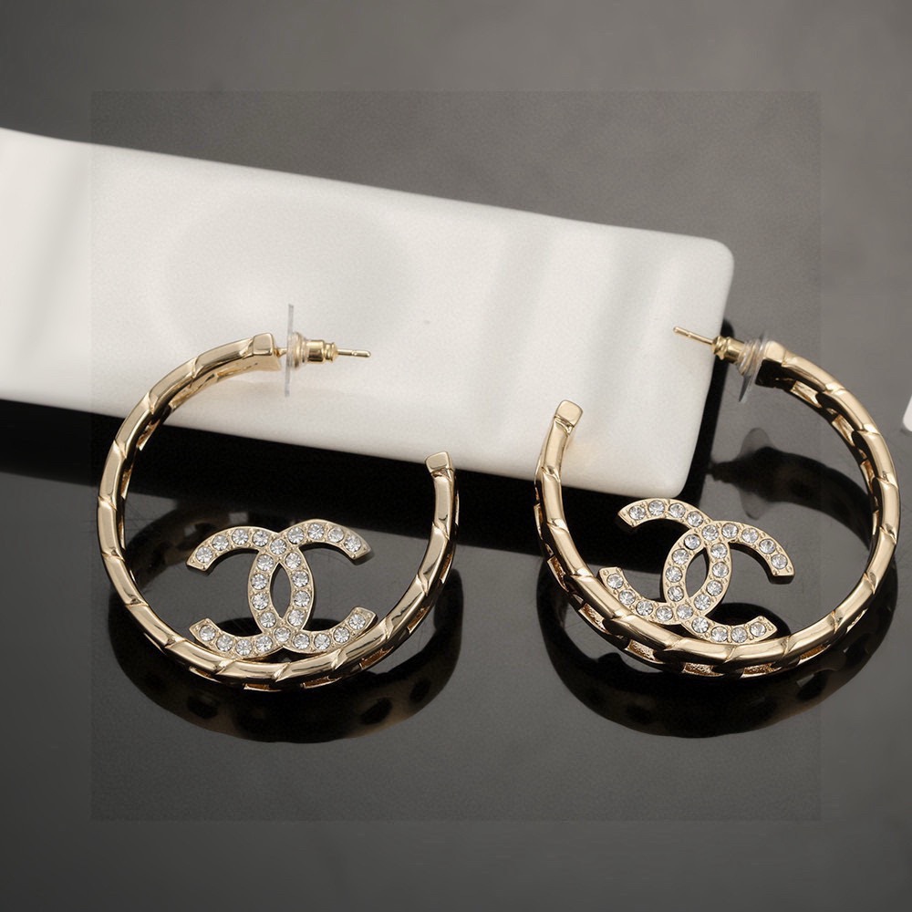 【CHANEL シャネル】ゴールド フープ ピアス｜オリジナル同等の真鍮素材｜正規品と見紛うほどの再現度