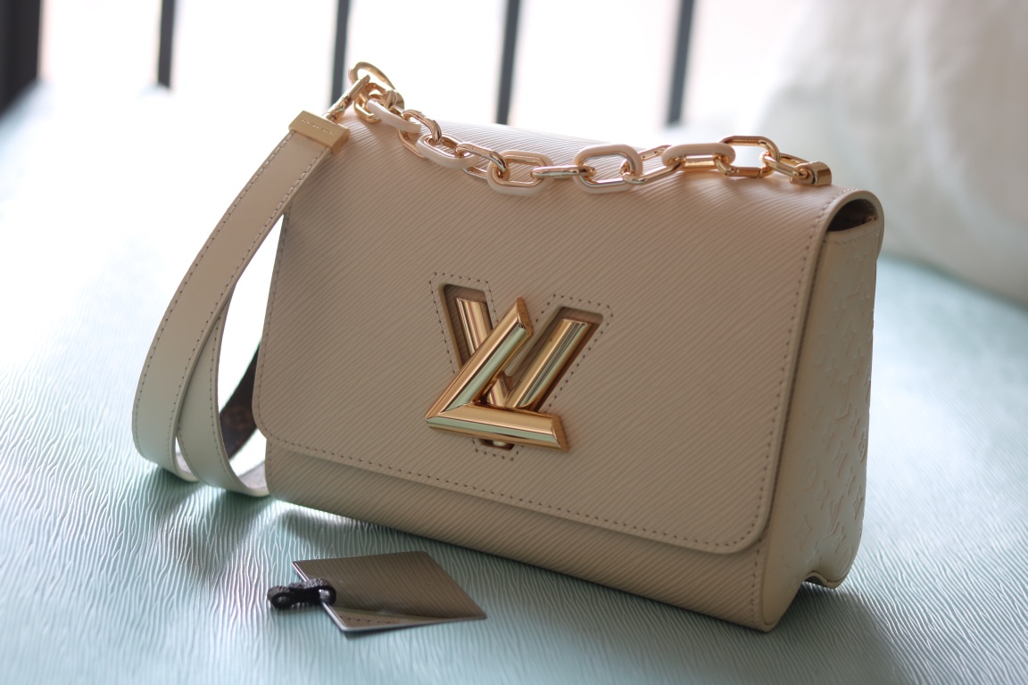 LOUIS VUITTON Twist MM Slim ショルダーバッグ