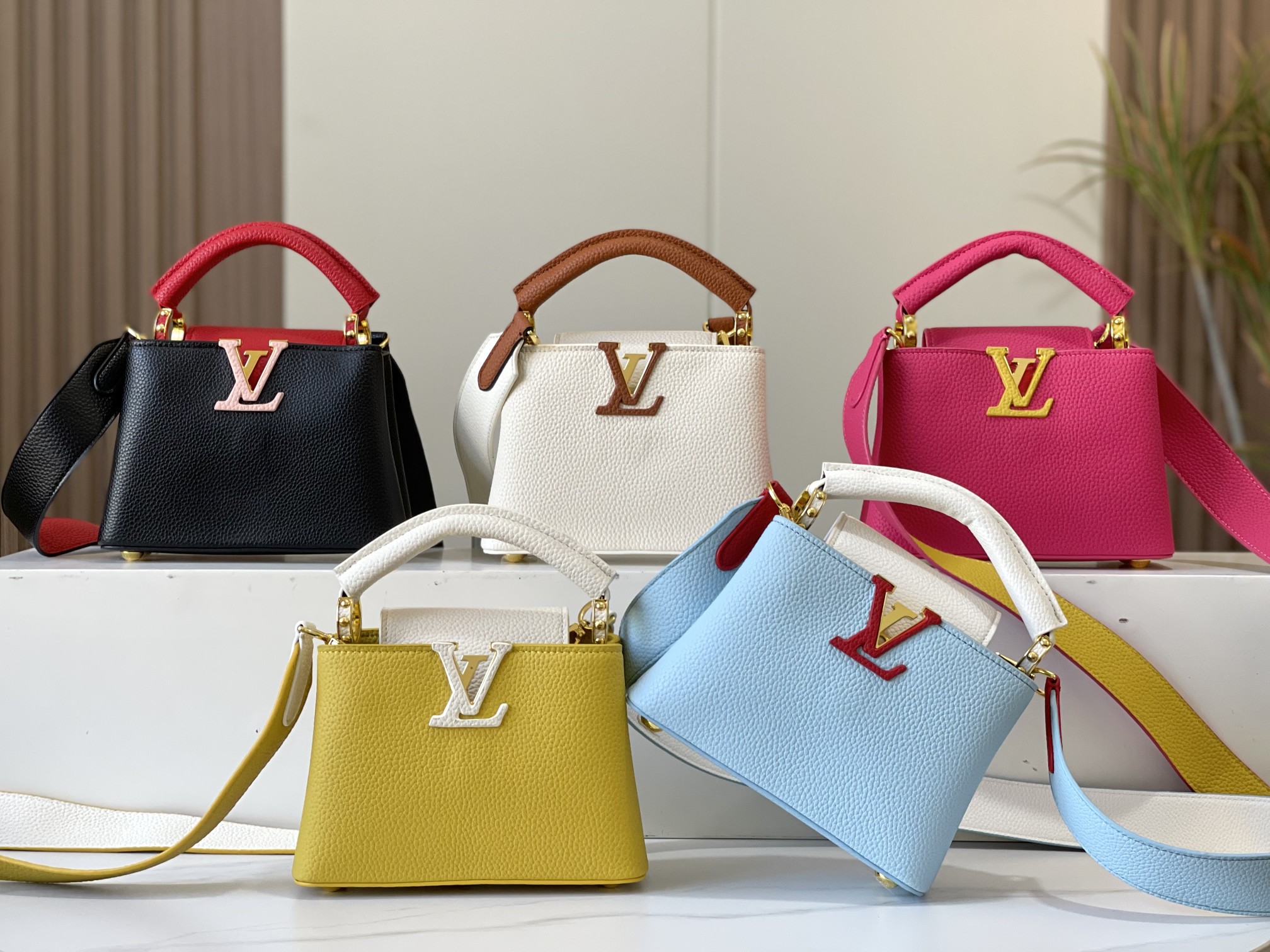 LOUIS VUITTON Capucines Mini ハンドバッグ