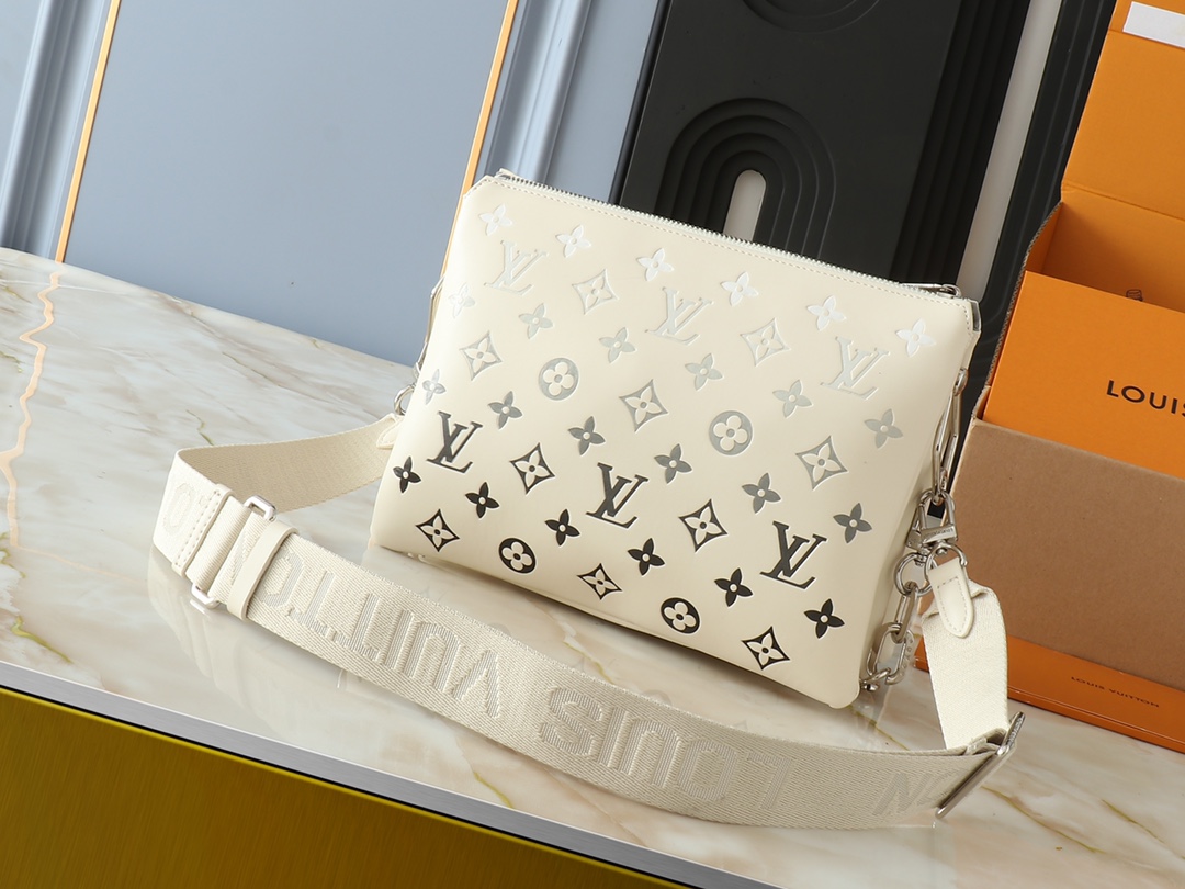 LOUIS VUITTON クッション型ショルダーバッグ（2021 SSコレクション）