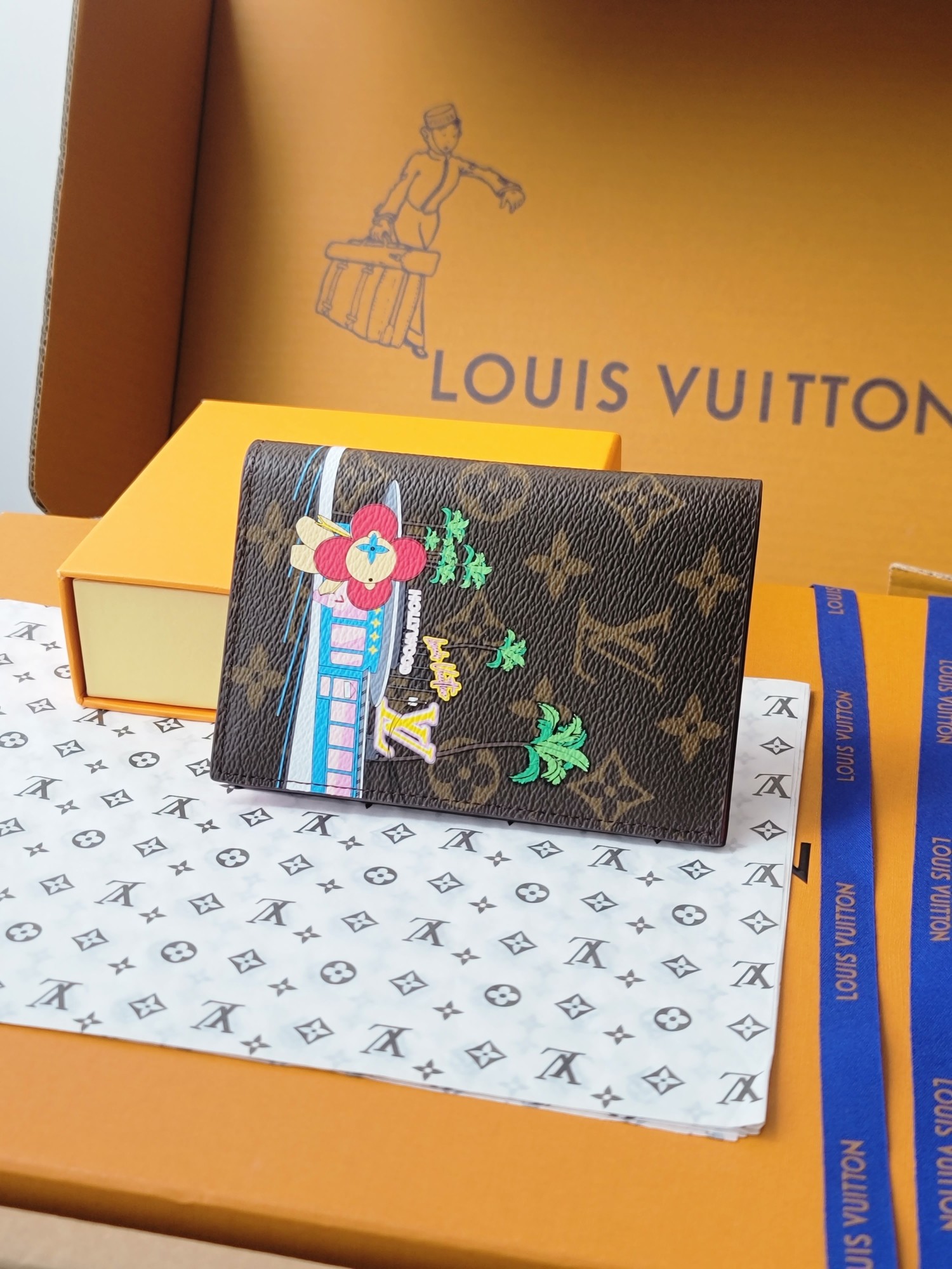 LOUIS VUITTON パスポートホルダー   エッフェル塔モデル