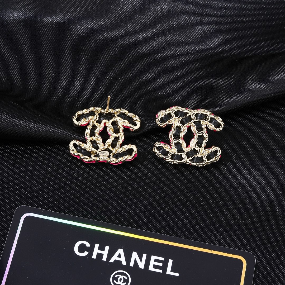 【CHANEL インスパイア】スタッドピアス｜セレブ感あふれるシグネチャー 上品な煌めき 今季必須の名品