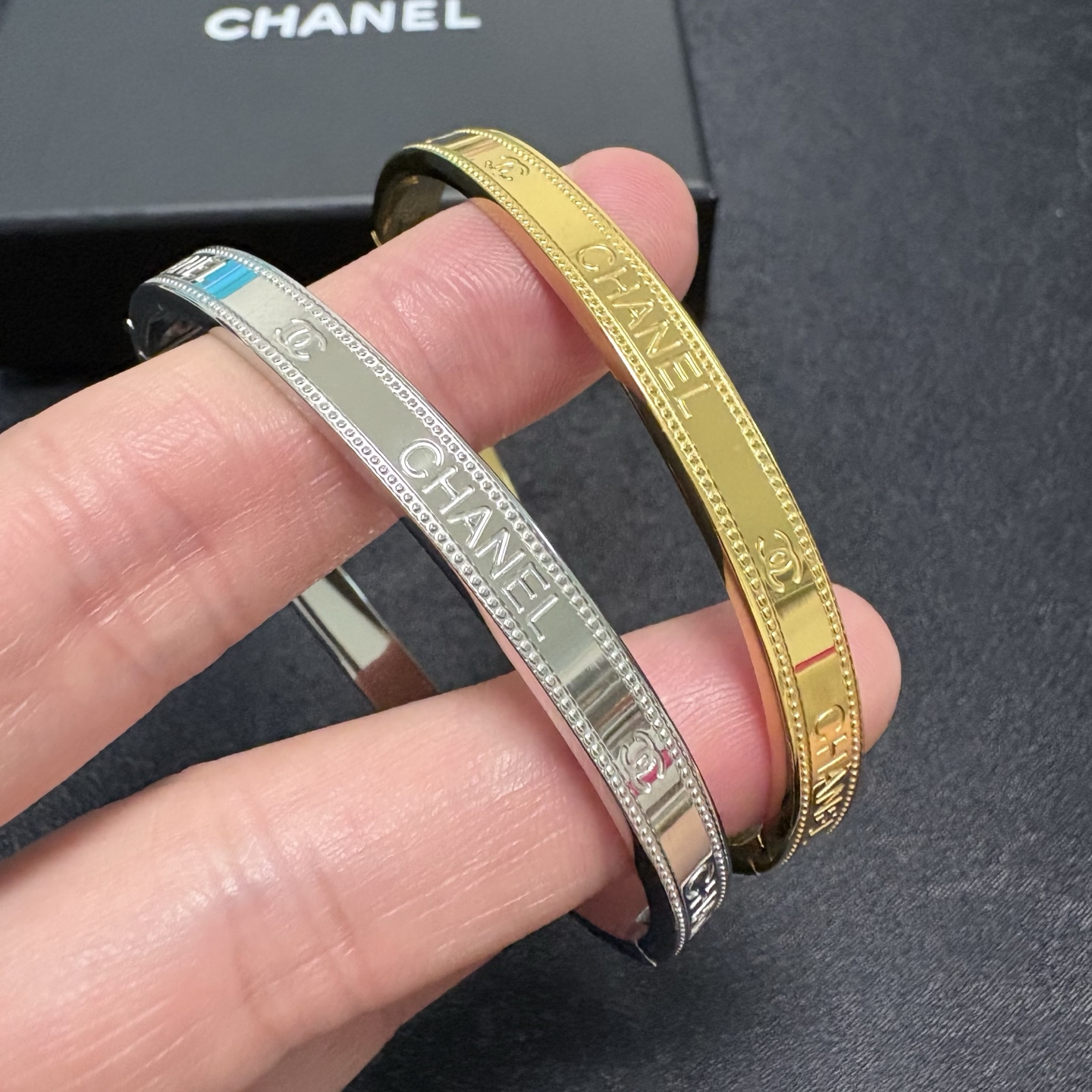 【CHANEL インスパイア】Cロゴ スリム ブレスレット｜ステンレス製 ミリタリー級の作り込み 変色しない 女神必須アイテム