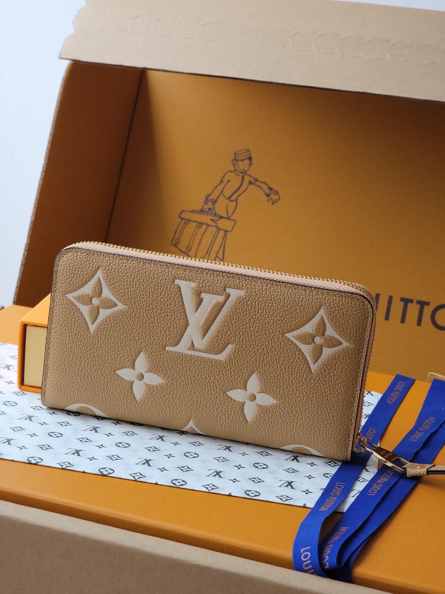 LOUIS VUITTON LV Zippy （モノグラム・エンプリント革）