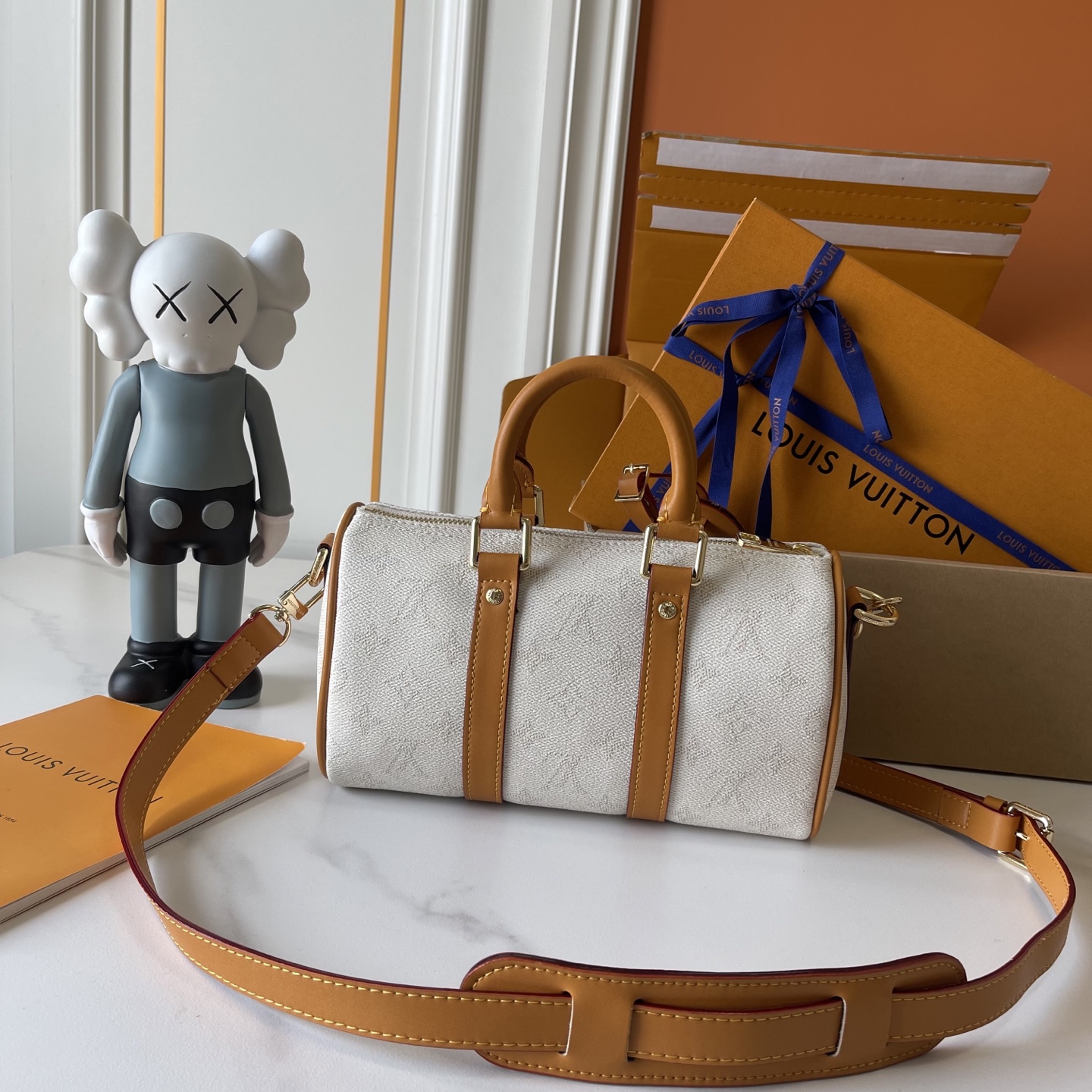 ルイ・ヴィトン LV KEEPALL BANDOULIÈRE 25 ハンドバッグ（モノグラムヘリテージ×アナトミカルデザイン）
