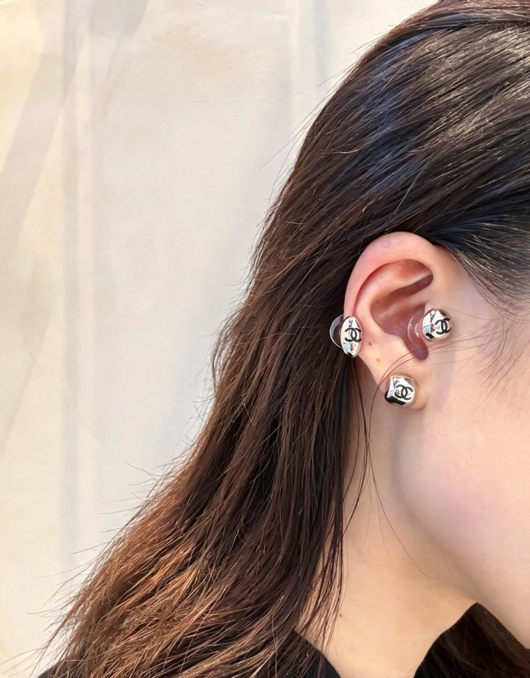 シャネル 26B 新作✨ 三連 ゴールドビーズ ピアス｜圧倒的人気の大ヒットモデル！見る瞬間に心を奪う最強の煌めき♡