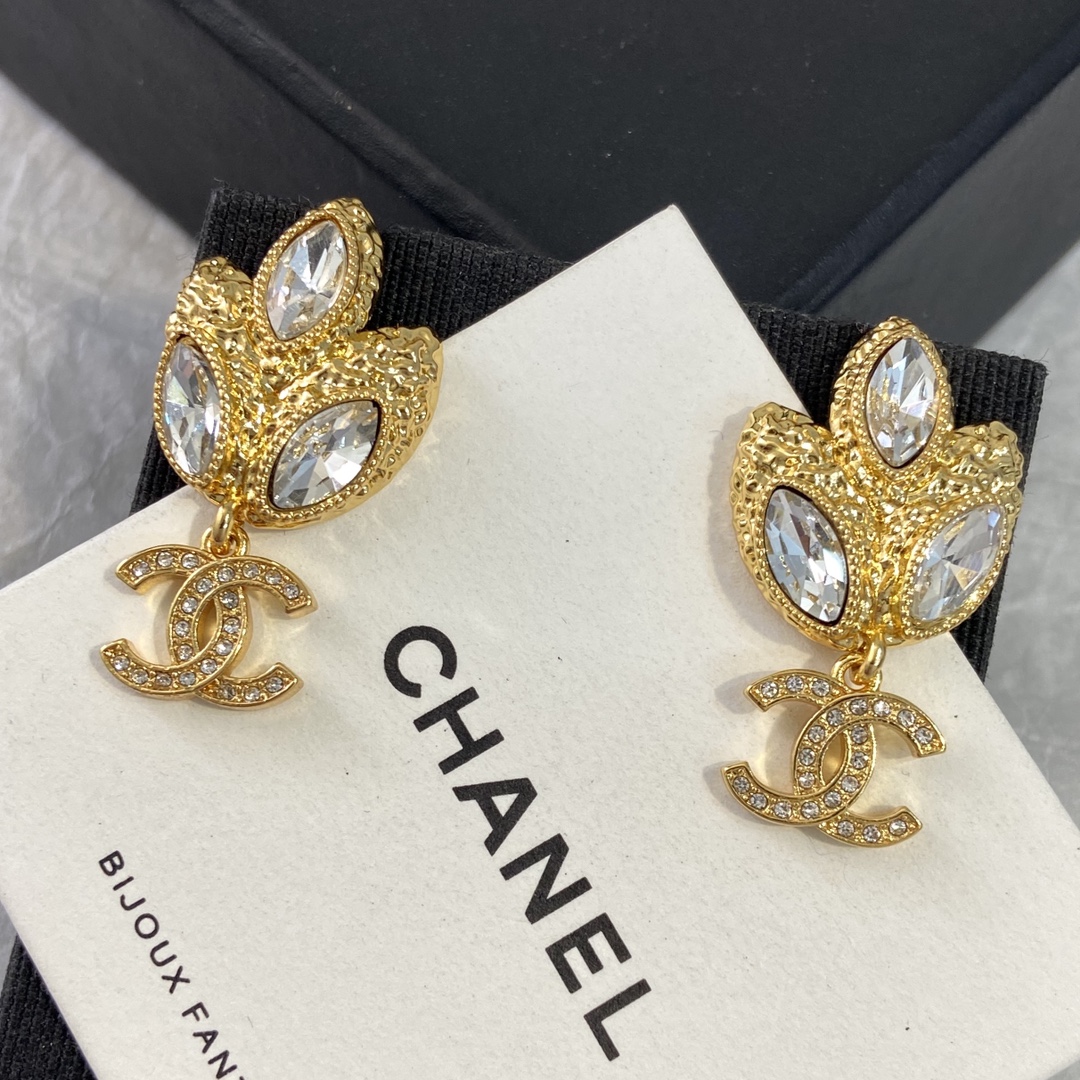 シャネル 26C ゴールド 花弁（はなびら）イヤリング✨ 究極のヴィンテージ。資産価値が高い名品を今こそ手に入れる♡