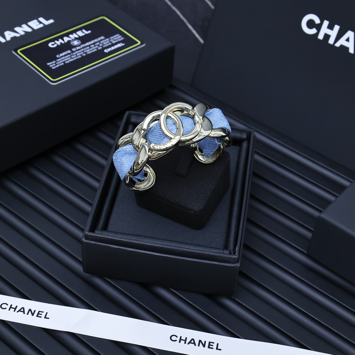 シャネル (CHANEL) 25P デニム チェーン ワイドブレスレット ✨ レザーインサートチェーン ダブルCロゴ