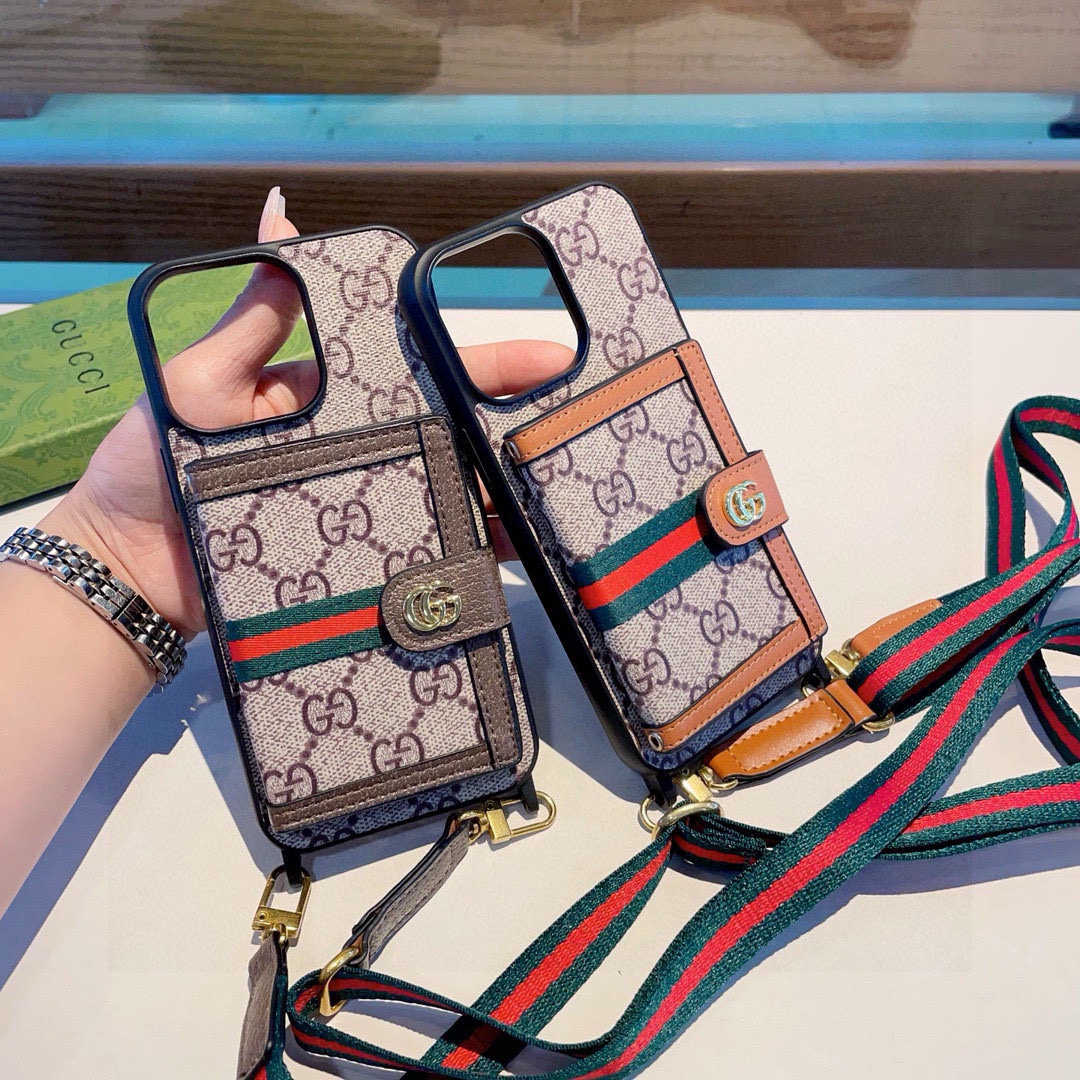 【GUCCI公式】オリジナルレザーカードホルダー付き二重ハンギングホールスマホケース