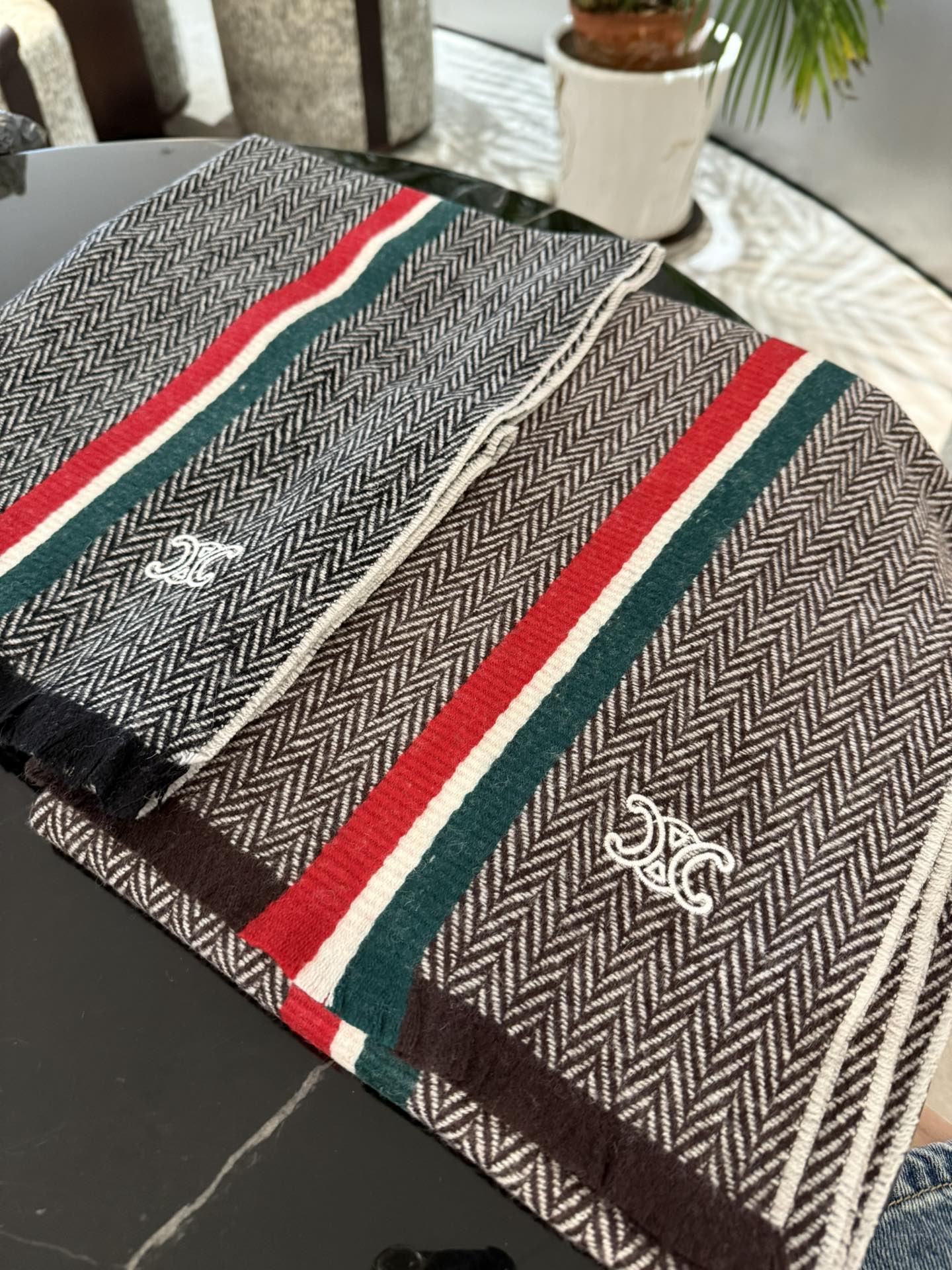 【セリン公式】2025年限定「ブリティッシュ・ウイング」ウールスカーフ