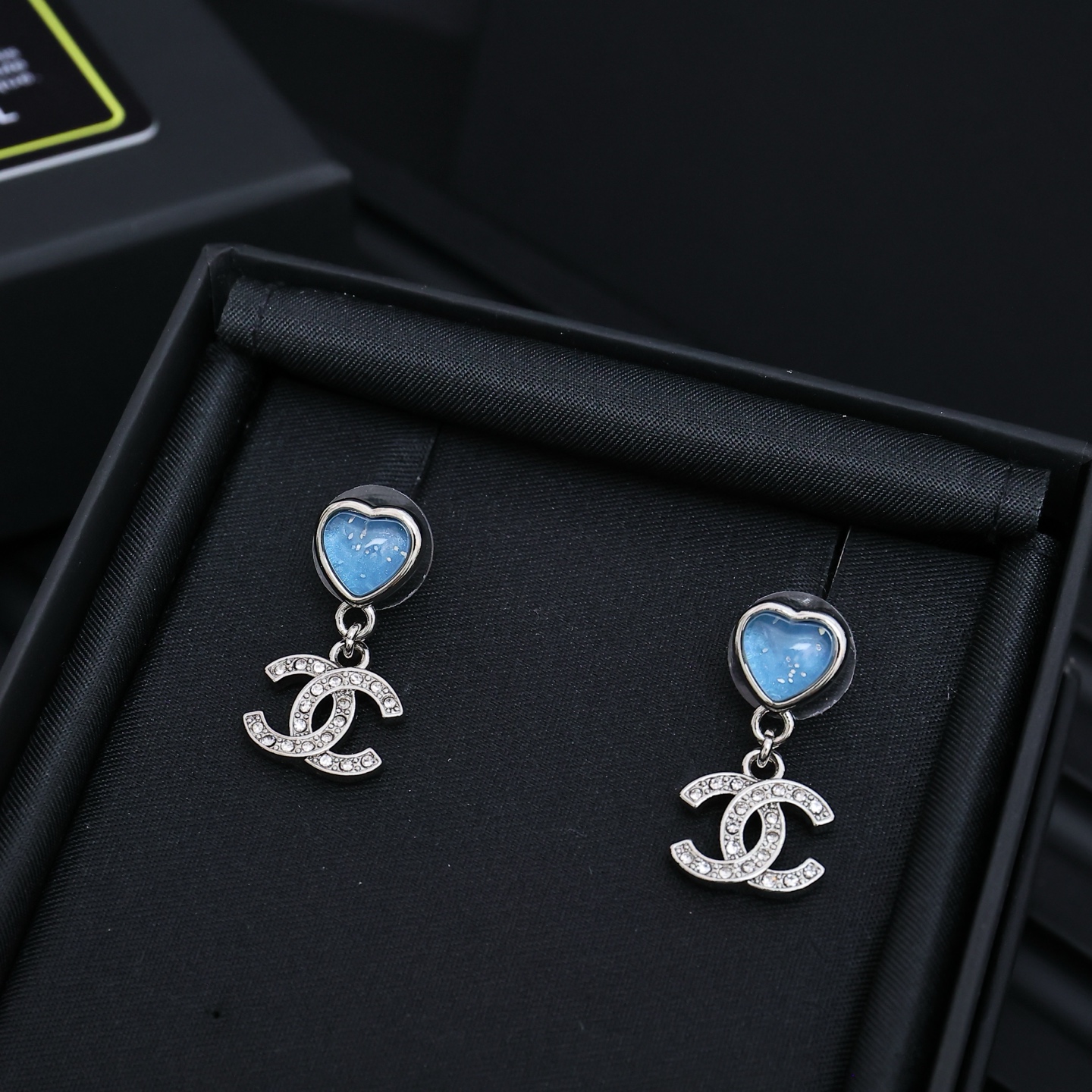 【CHANEL】25P ハート イヤリング カラフルクリスタル シルバー 小ぶり 繊細 ヴィンテージ レディース