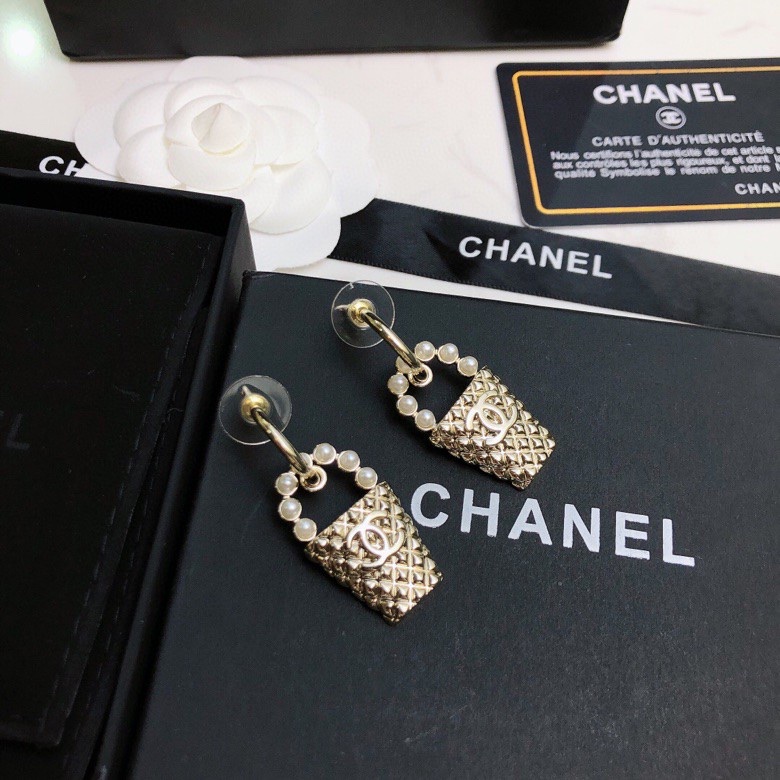 【CHANEL】大ヒット ピアス/イヤリング ダブルC クラシック レディース ヴィンテージ