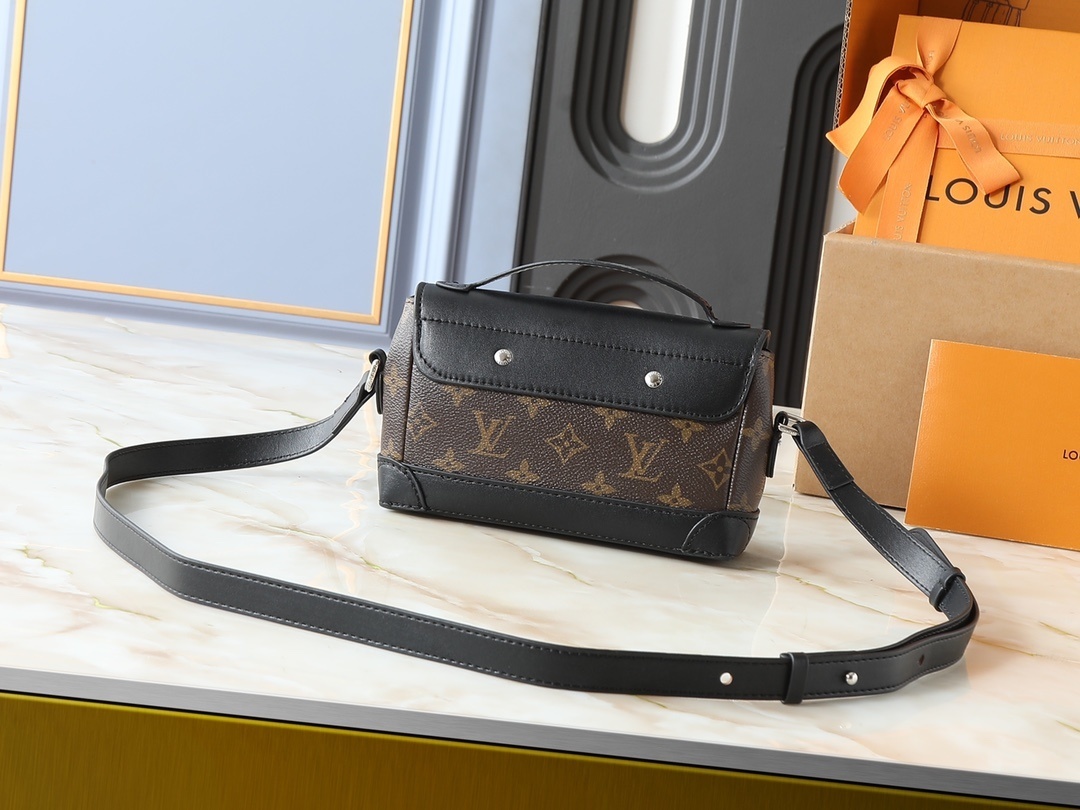 ルイ・ヴィトン 公式発売|スチーマーイーストウエスト ミニ モノグラム圧紋×革仕上げ✨横構造デザインで永遠のクラシックを提案