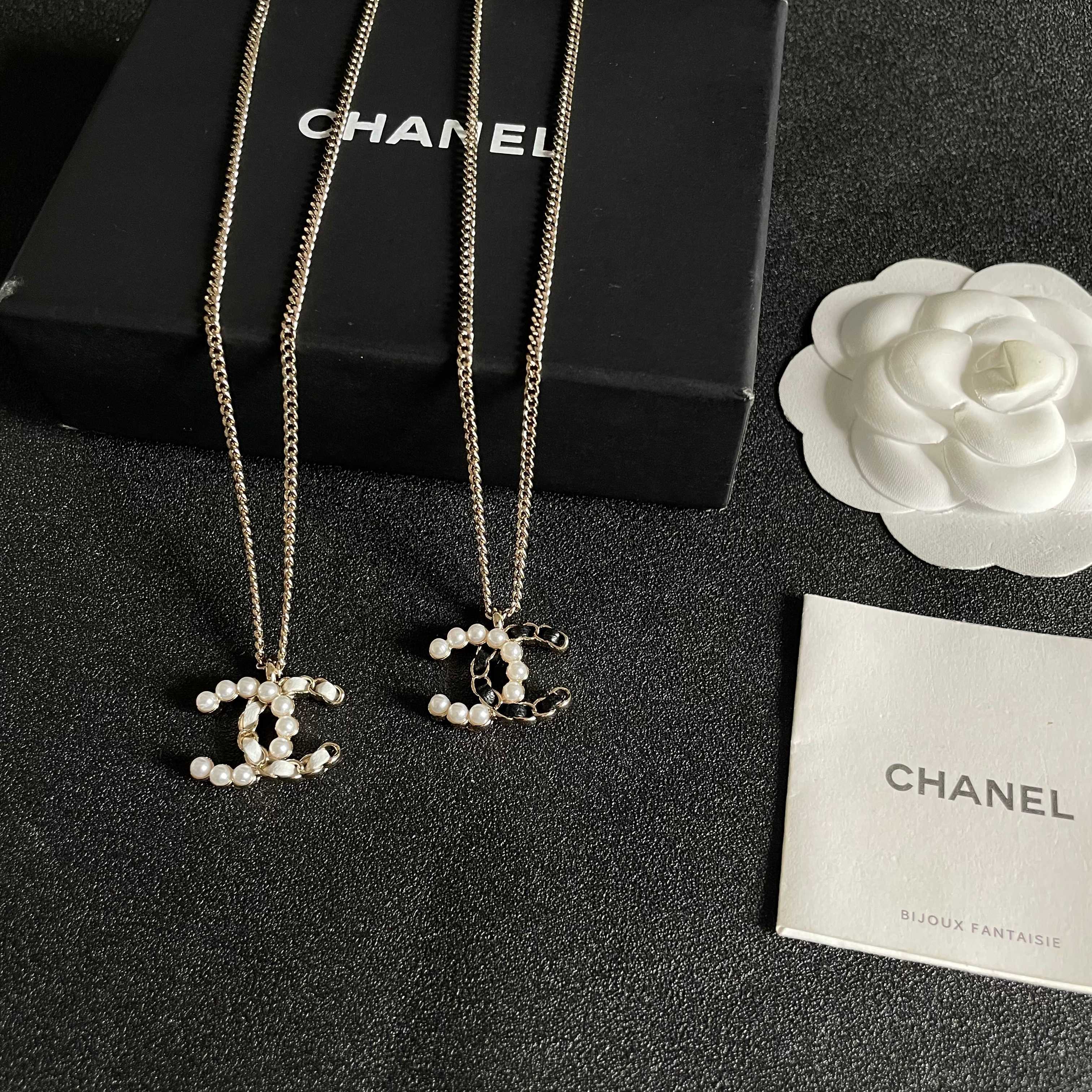 【CHANEL】ネックレス ヴィンテージ 中古 本物 ダブルC ゴールド シルバー シャネル