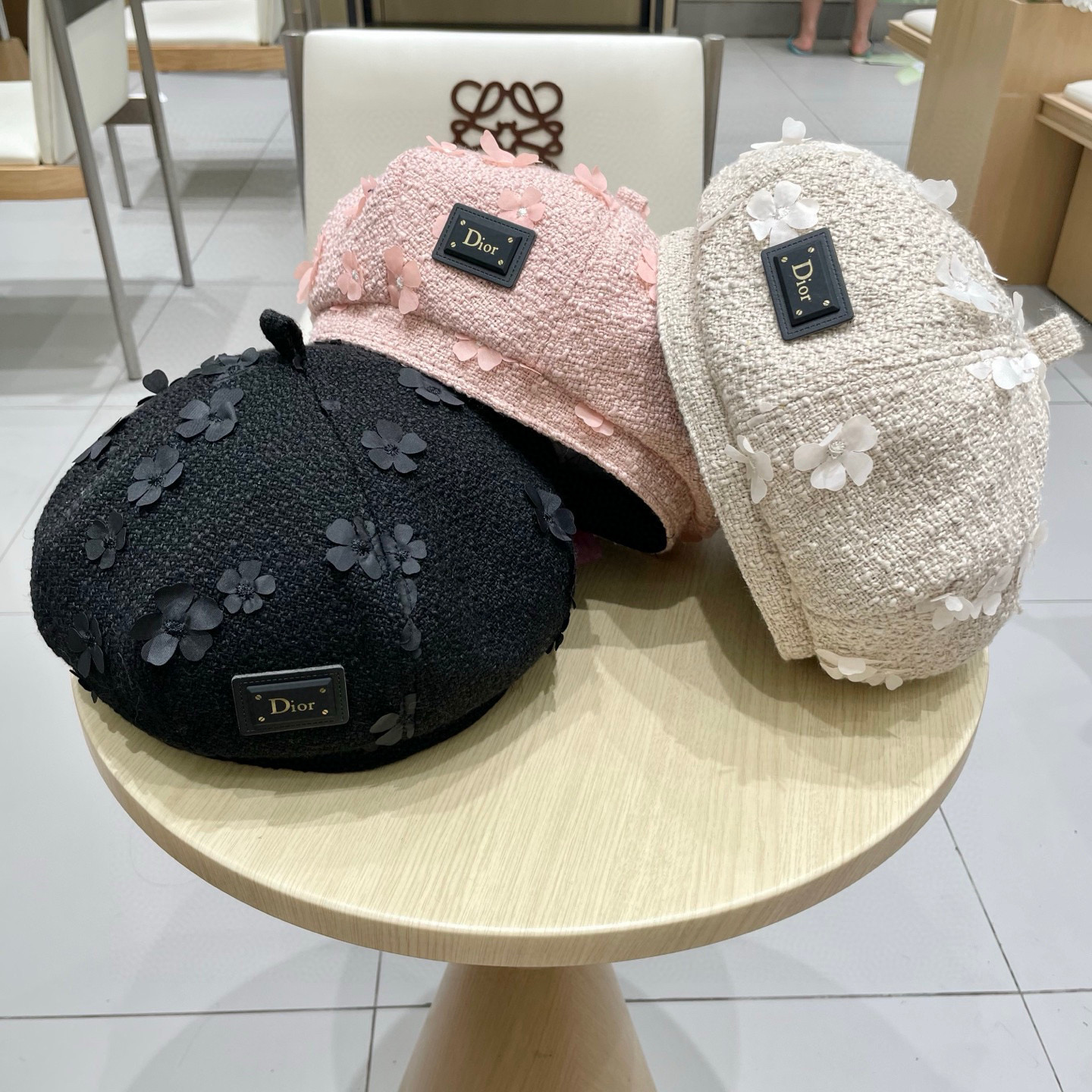 ディオール 2025年秋冬新作 純色花柄ベレー帽 女性用 インスタ映えスタイリッシュ オールマイティ顔型補正ベレー