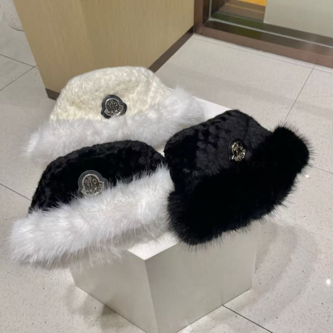 モンクレール 2025年秋冬新作「ラッセット毛皮×フリースカップドフェルトフィッシャーマンキャップ」  【極寒対応×モード感】高級素材と機能性を融合した冬の必需品