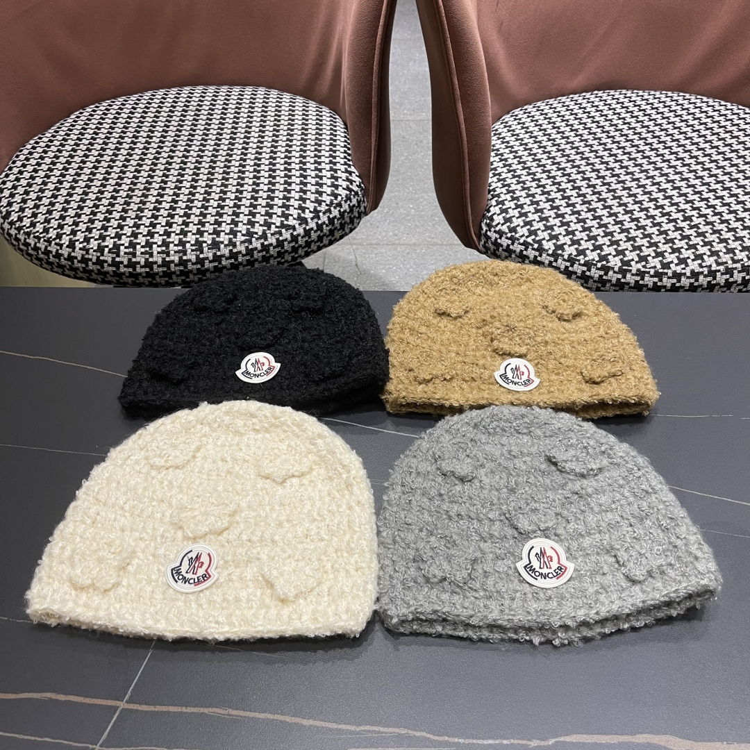 モンクレール 2024年冬限定「3D立体花モチーフ手編みウールキャップ」  【小顔効果×極寒対応】手作りの温もりと都会的デザインの融合