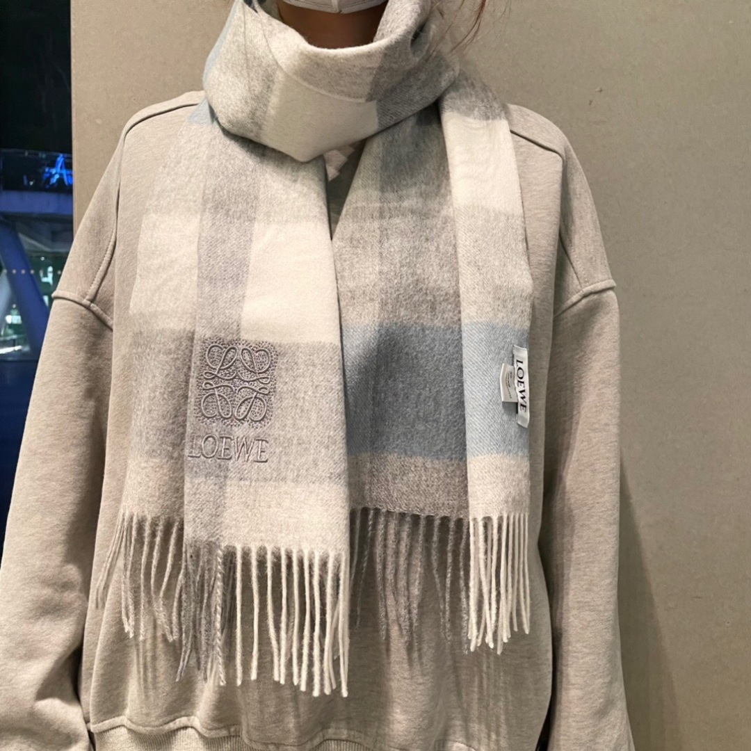 LOEWE公式コレクション 100%ウール ダブルフェイス『アンティーク刺繍』35×180cm ハイエンドマフラー 稀少輸入生地と職人技の極致