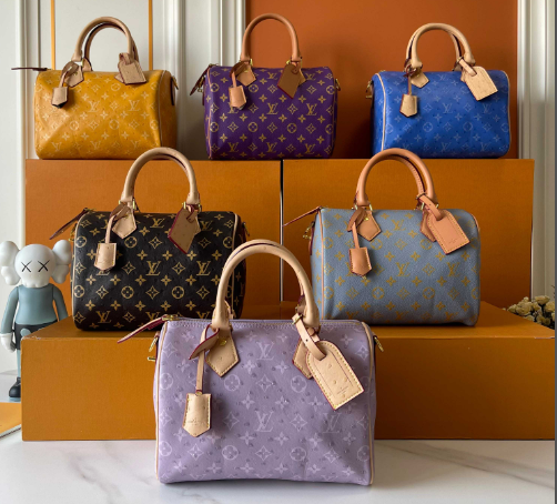 【限定モデル】シャネル「スピーディ・バンドゥリエ25」オカピ革×モノグラム |ライチ模様×18Kゴールド仕上げ!フィット感と高級感の極致