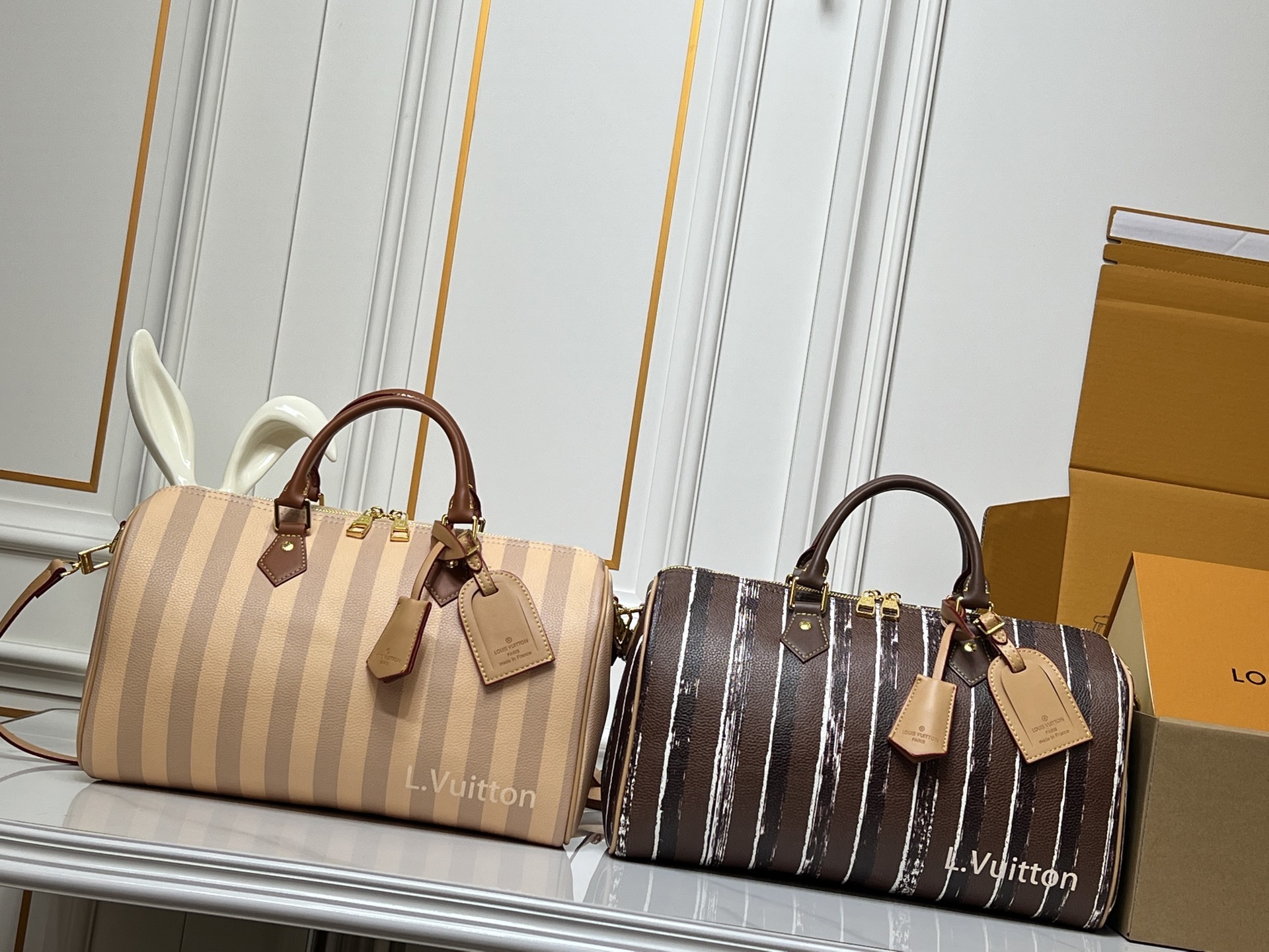 ルイ・ヴィトン スピーディ・バンドゥリエ35 PM ハンドバッグ​​ ―モノグラム帆布と粒面革の融合、ファレル・ウィリアムズの新季アイデア―