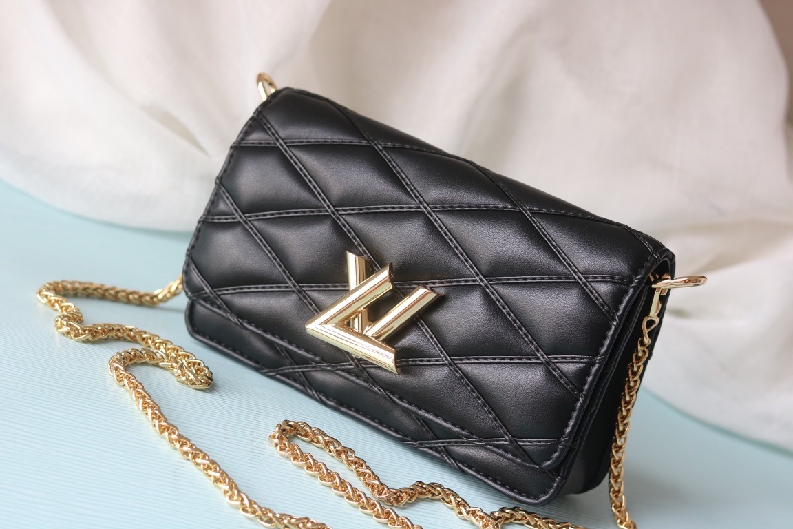 ルイ・ヴィトン ウォレットオンチェーン GO-14 ブラック：キルティングライナー付きラム革とLVツイストロックの洗練、昼夜を問わないスタイリッシュな変幻自在