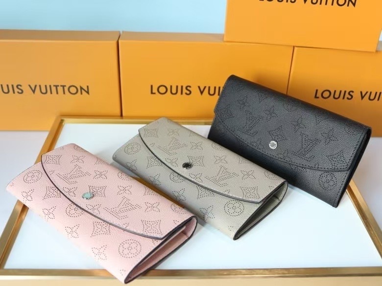 LV アイリス財布 （マヒナカーフスキン使用 / パンチングモノグラム透かし彫り / 柔