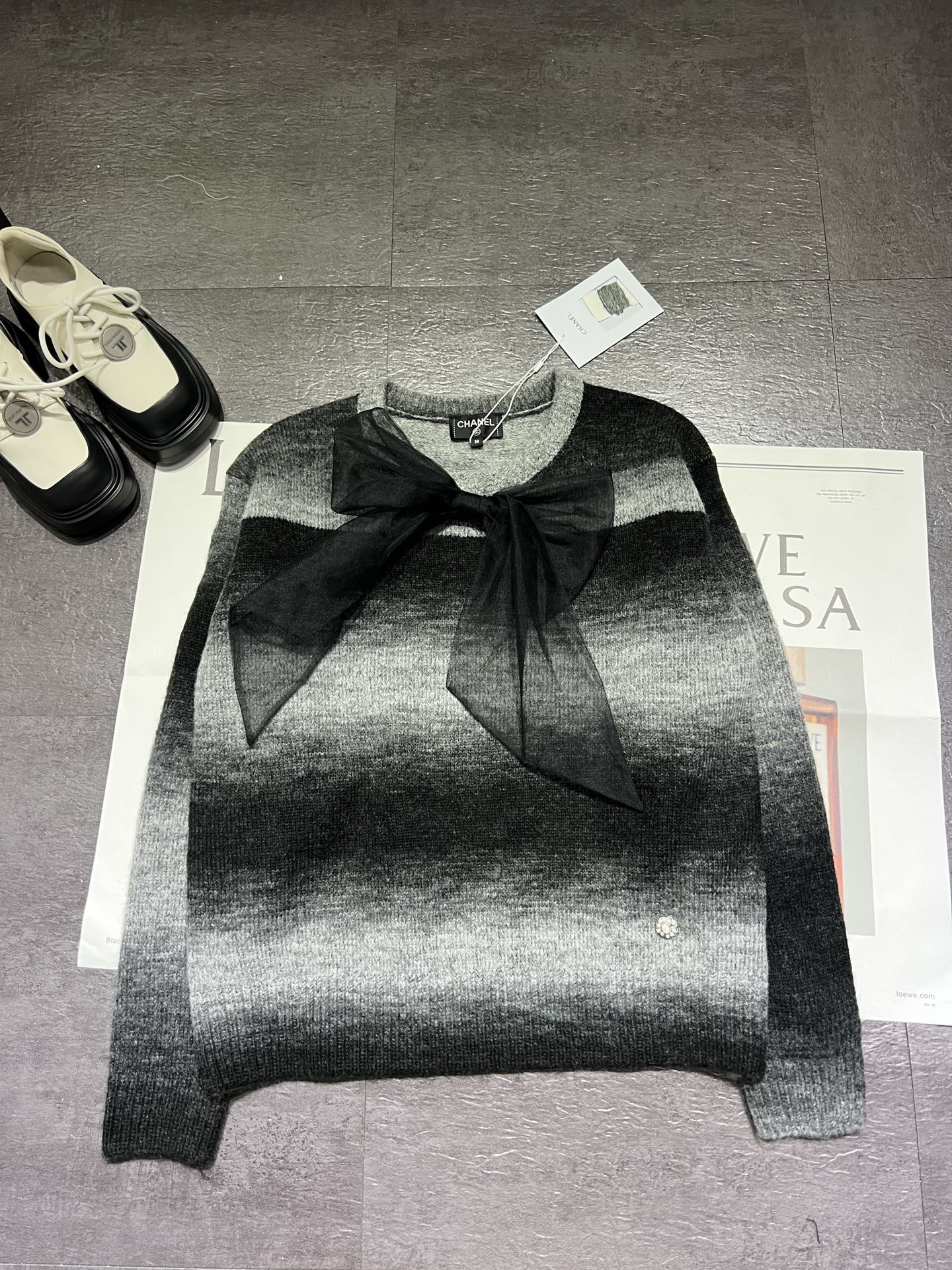 シャネル 25K 爆発的人気モデル！グレーグラデーションメッシュニットセーター