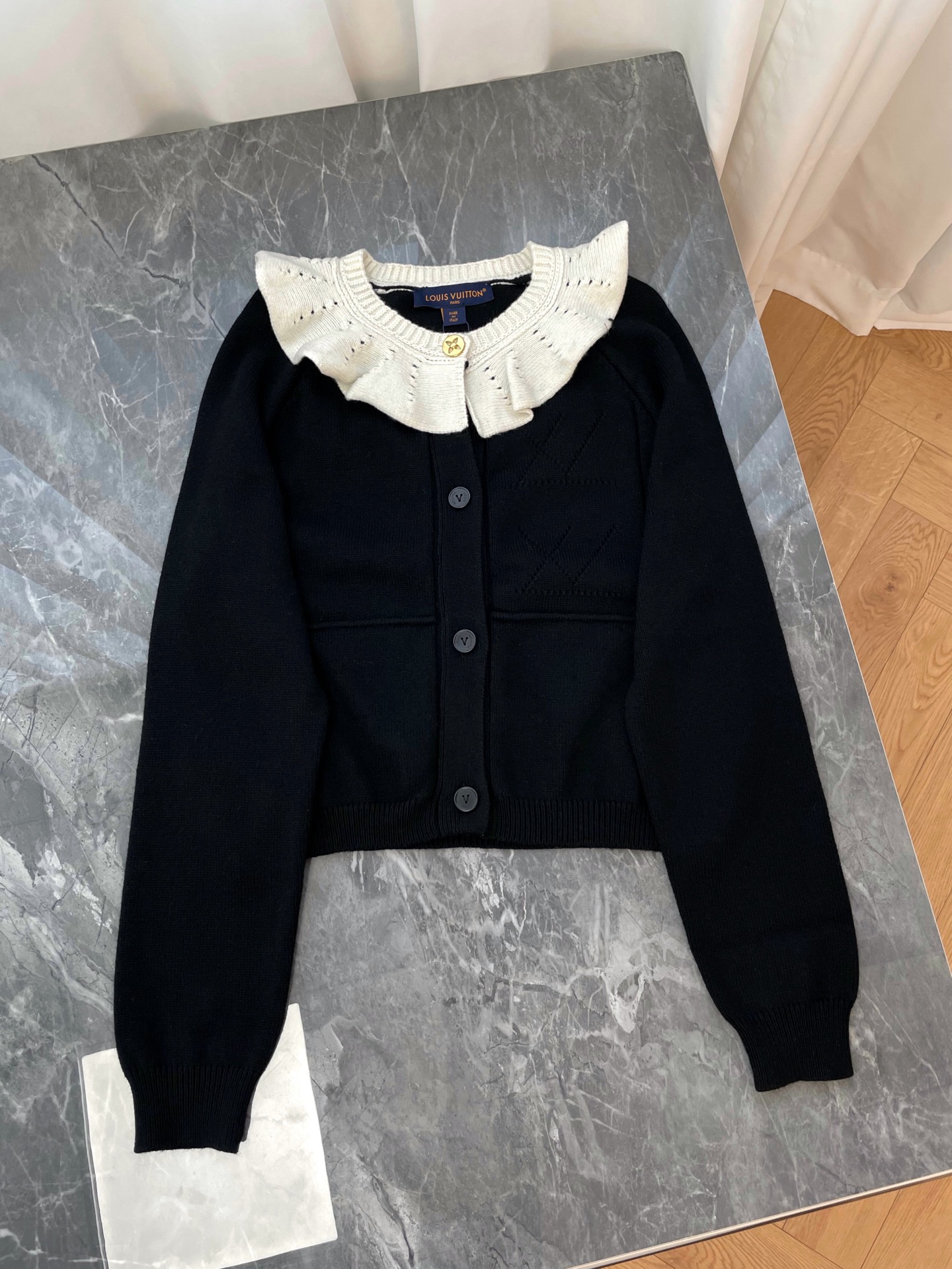 ルイ・ヴィトン(Louis Vuitton) 25年新作 2025年秋冬限定・フレンチドールカラー ニットカー�ーディガン