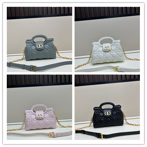 【DIOR（ディオール）Jolie トップハンドル ミニバッグ】 —— コンパクトなサイズが生む「秋冬の儀式感を纏う軽やかなエレガンス」——