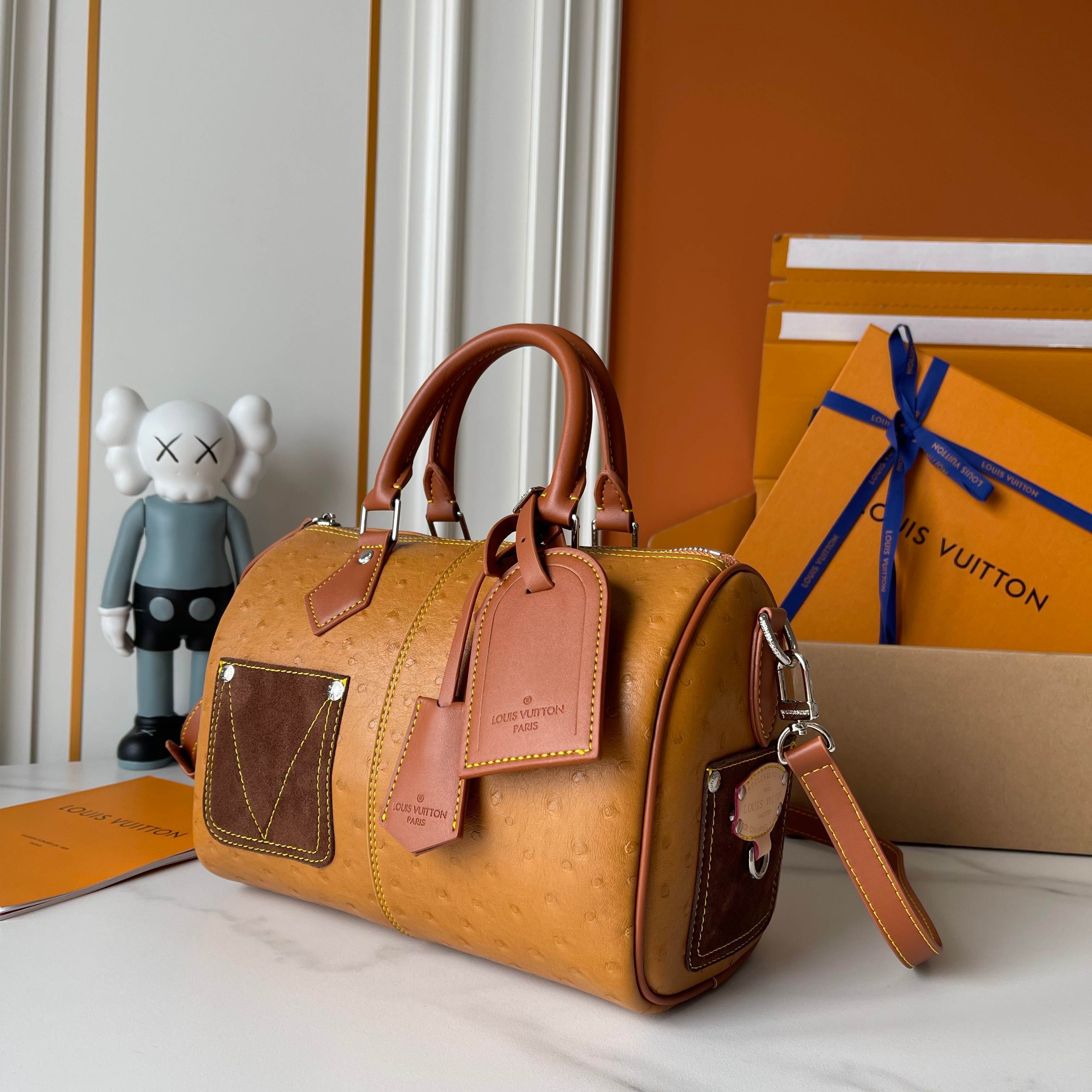 LOUIS VUITTON（ルイ・ヴィトン）スピーディー・バンドゥリエール25 モノグラムレザー ハンドバッグ】 —— ファレル・ウィリアムスが手掛ける「モノグラムの伝統美とレザーの柔らかさが融合したコンパクトクラシック